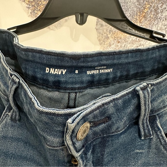 Old Navy High Rise Super Skinny, size 8 - Picture 3 of 9